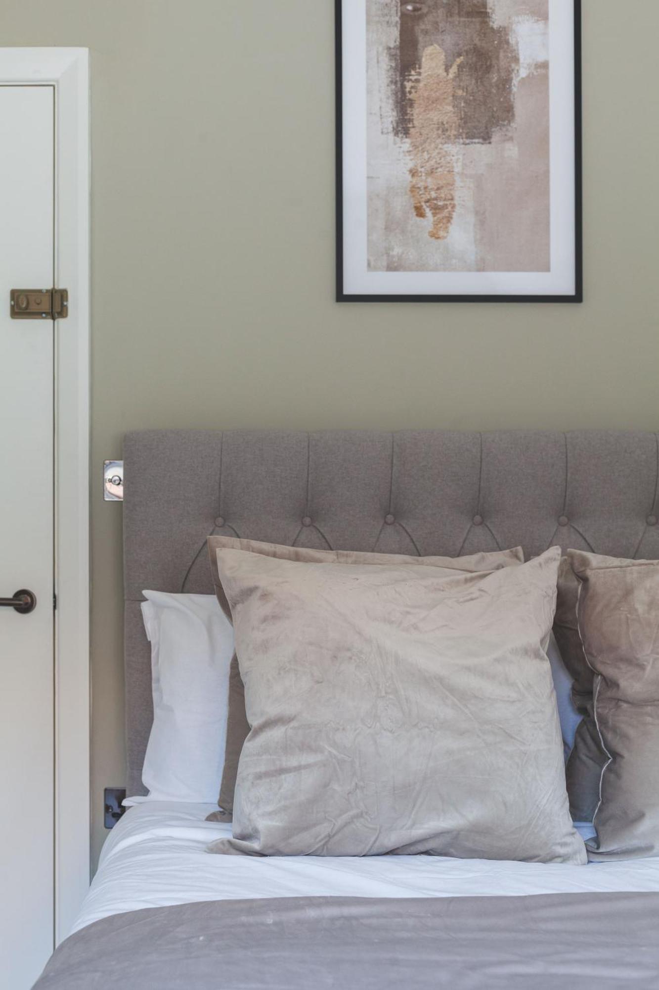 Stunning Rooms Available In Luxury House London Eksteriør billede
